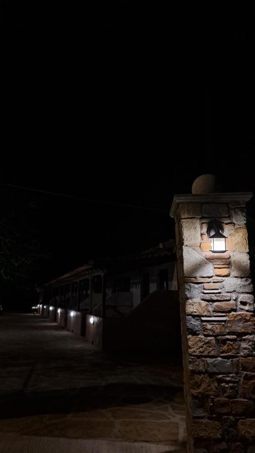 Gregory'S Village Plati  Buitenkant foto